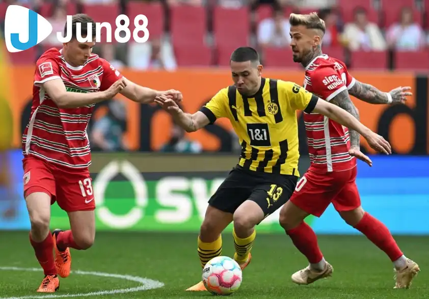 Augsburg sẽ gặp nhiều khó khăn trước Dortmund. (Ảnh: Internet) Augsburg sẽ gặp nhiều khó khăn trước Dortmund. (Ảnh: Internet)